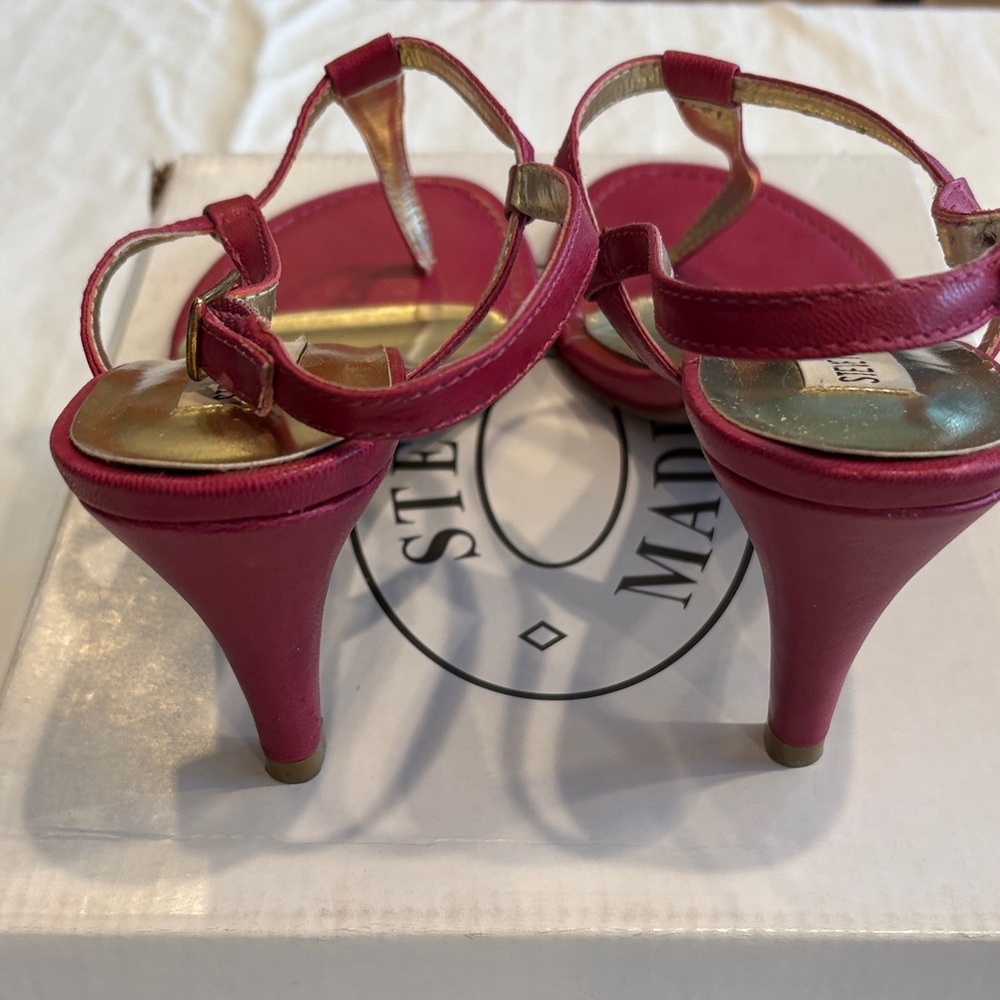 Steve Madden Women's Fuchsia Sandals - Picture 8 of 9
